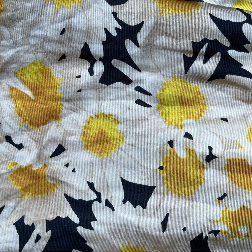 Zara A- Line Daisy Mini Skirt in Yellow and White | Medium - Picture 7 of 7
